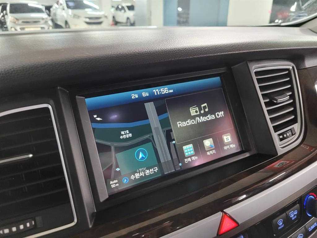 HYUNDAI Genesis - Vista 9