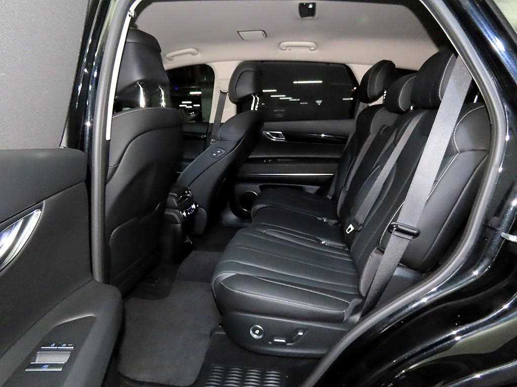 Genesis GV80 - Vista 7