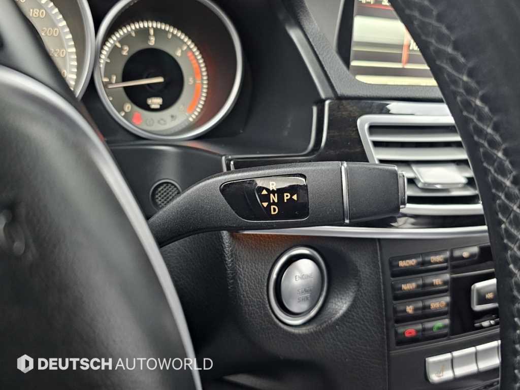 Mercedes Benz E class - Vista 9