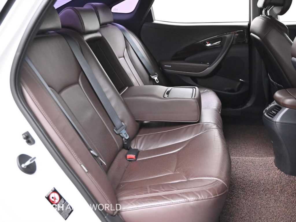 HYUNDAI Grandeur - Vista 12