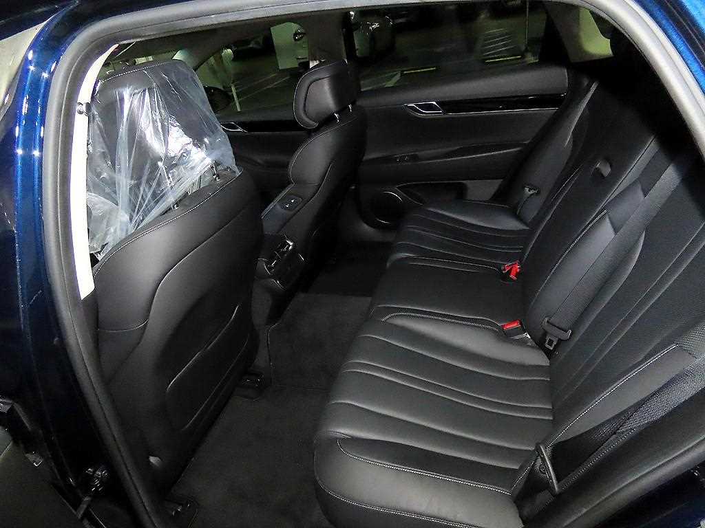 Genesis G80 - Vista 7