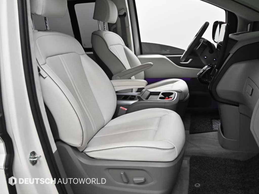 HYUNDAI Staria - Vista 10