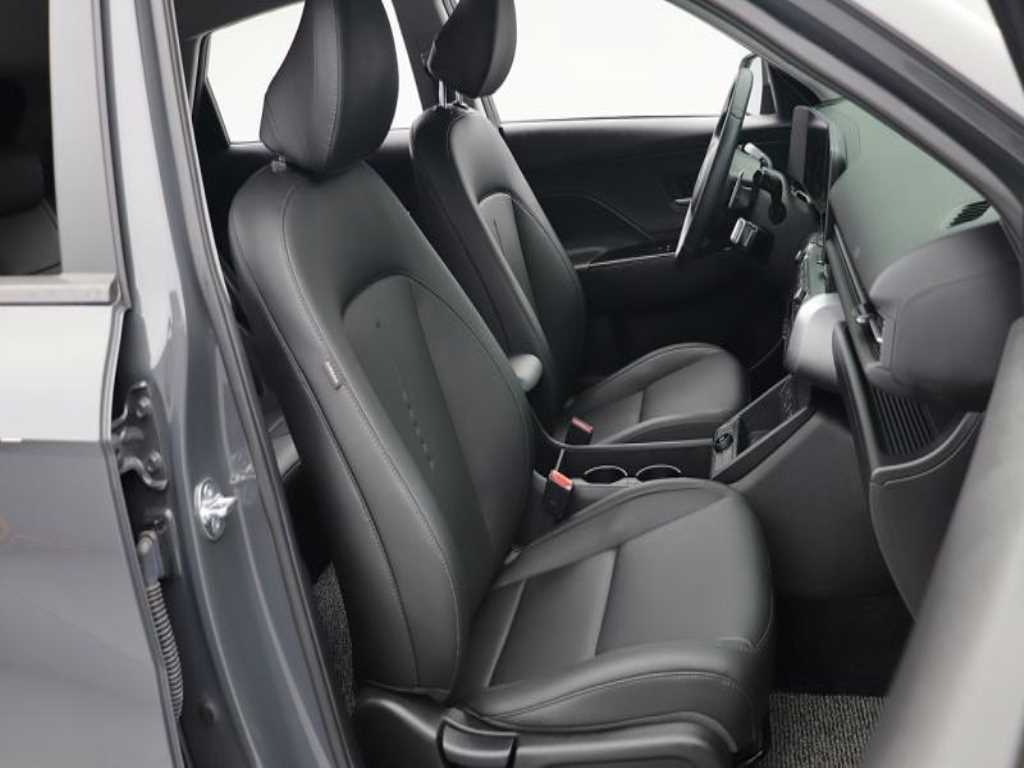 HYUNDAI Kona - Vista 10