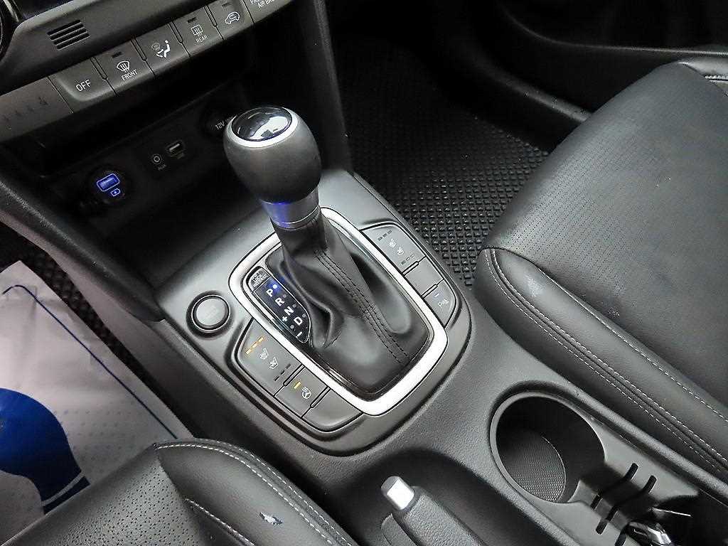 HYUNDAI Kona - Vista 10