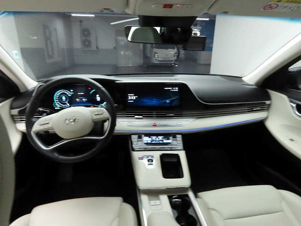 HYUNDAI Grandeur - Vista 6