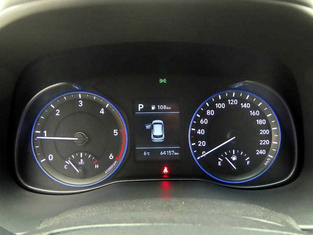 HYUNDAI Kona - Vista 5