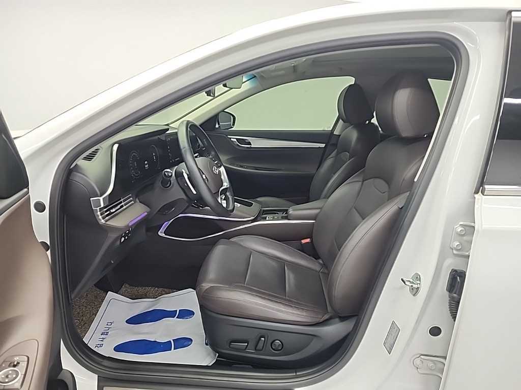 HYUNDAI Grandeur - Vista 11