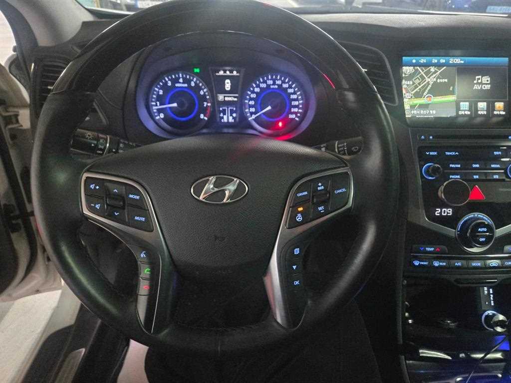 HYUNDAI Grandeur - Vista 6