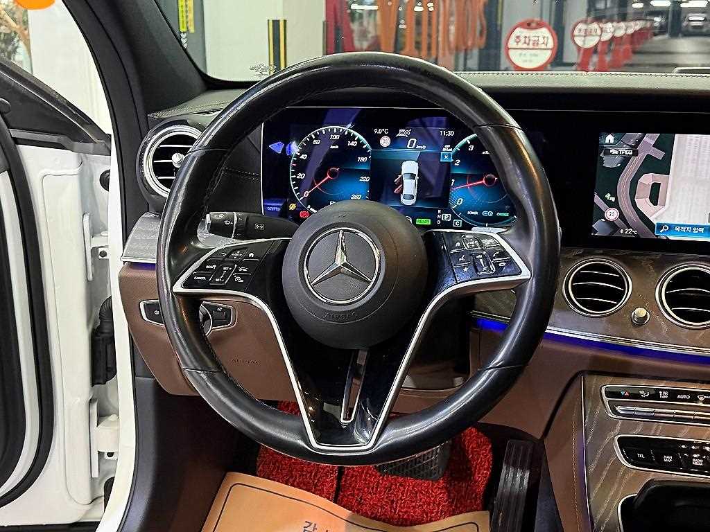 Mercedes Benz E class - Vista 9