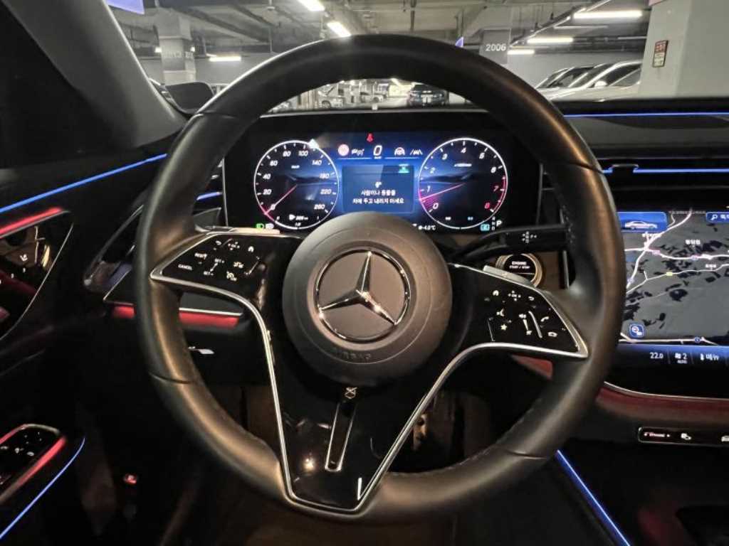 Mercedes Benz E class - Vista 11