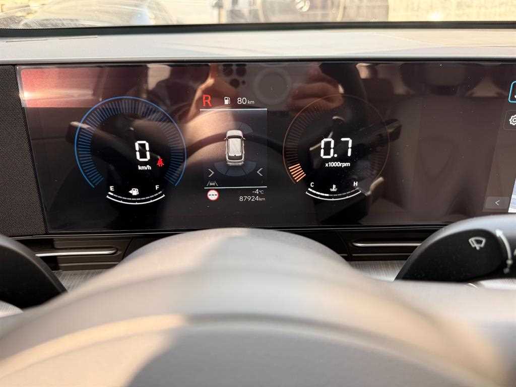 HYUNDAI Kona - Vista 6