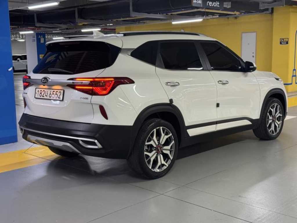 KIA Seltos - Vista 4