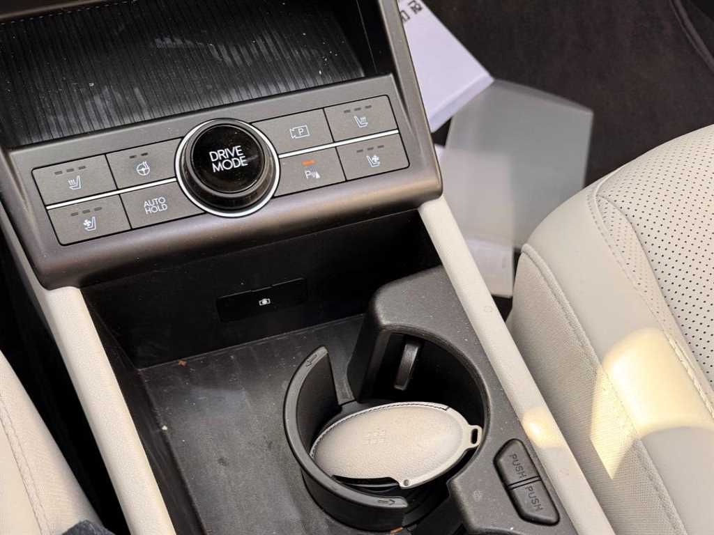 HYUNDAI Kona - Vista 10