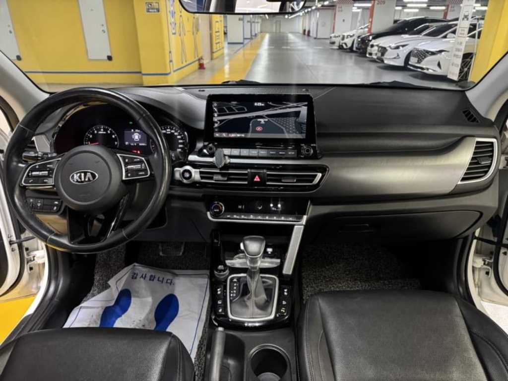 KIA Seltos - Vista 6