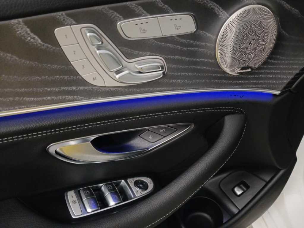 Mercedes Benz E class - Vista 8