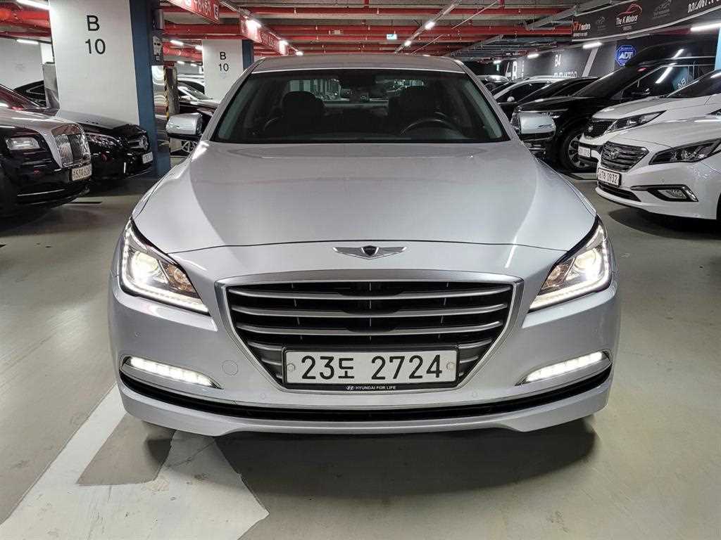 HYUNDAI Genesis - Vista 2