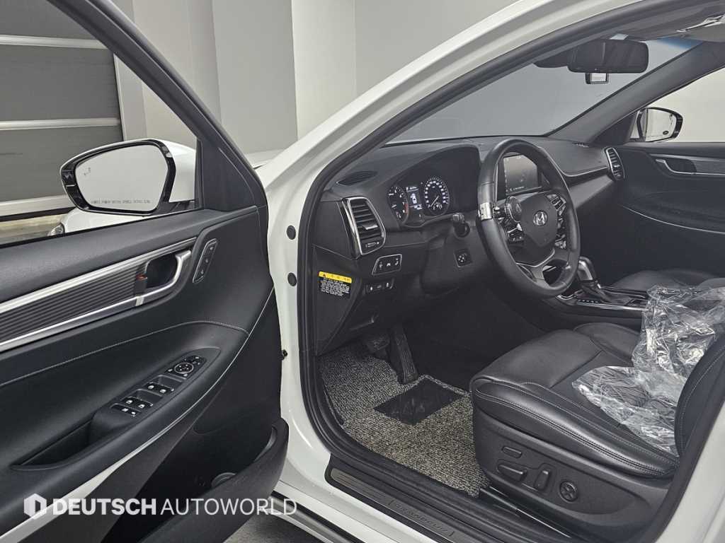 HYUNDAI Grandeur - Vista 11