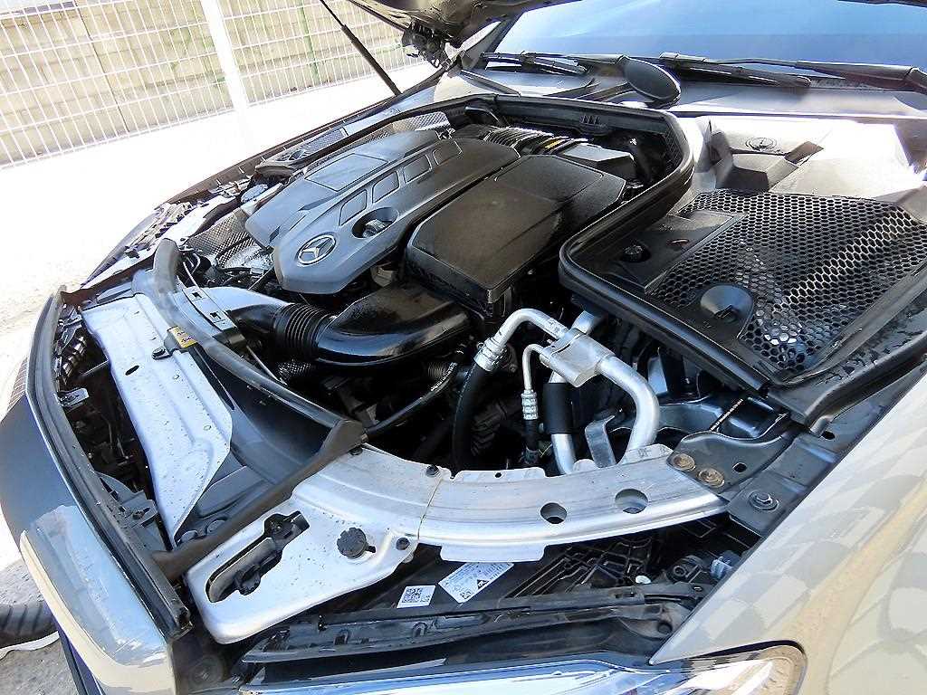 Mercedes Benz C Class 2021 Gris - Importación desde Corea - HF Imports Iquique - Foto 19