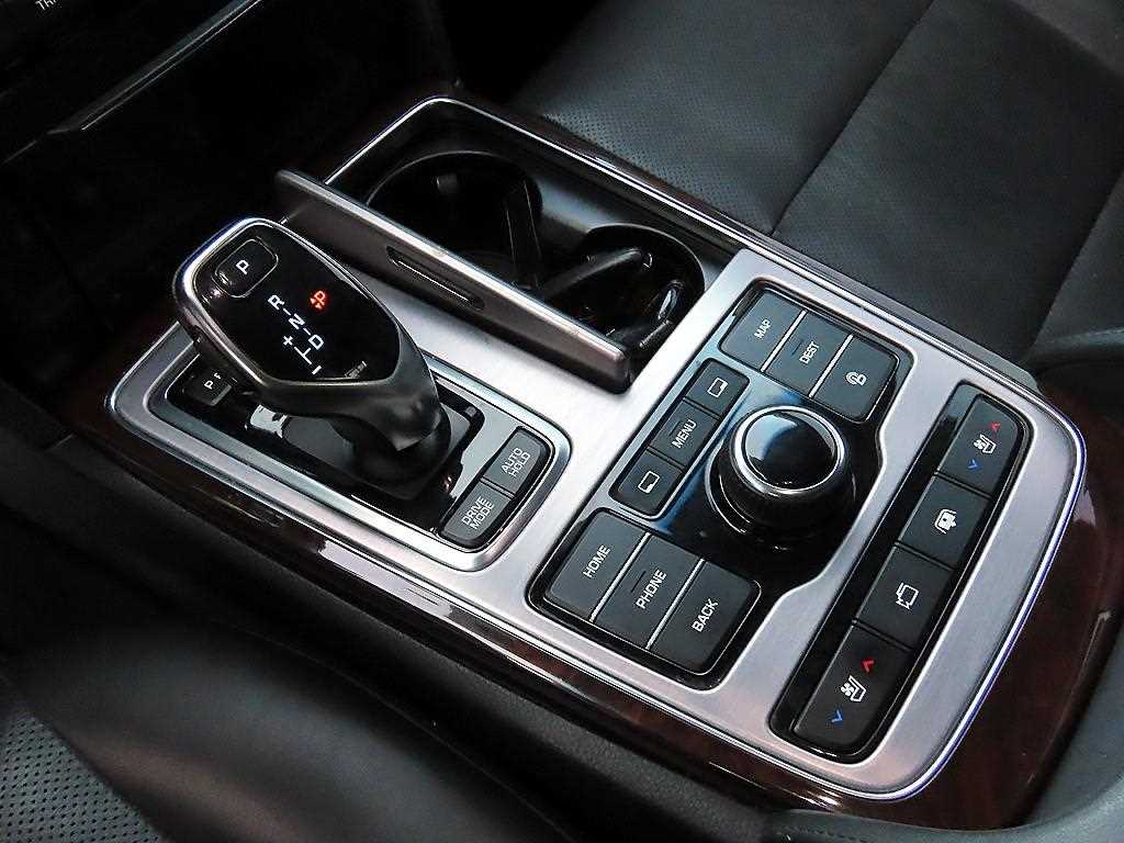 HYUNDAI Equus - Vista 11