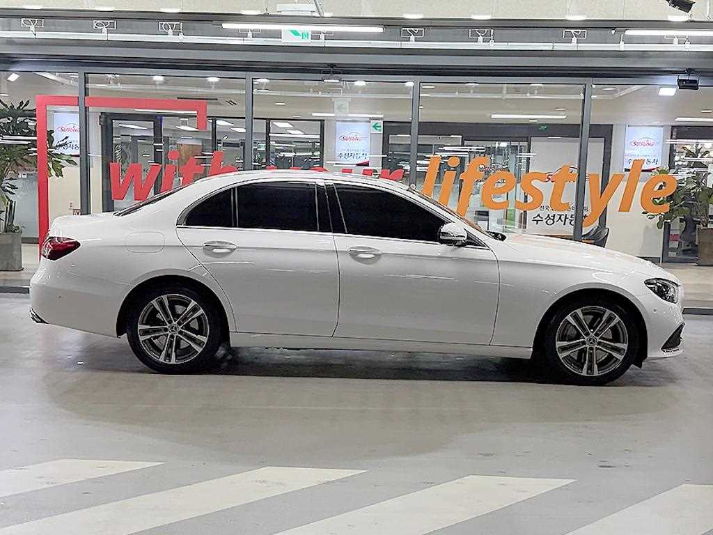 Mercedes Benz E class - Vista 3
