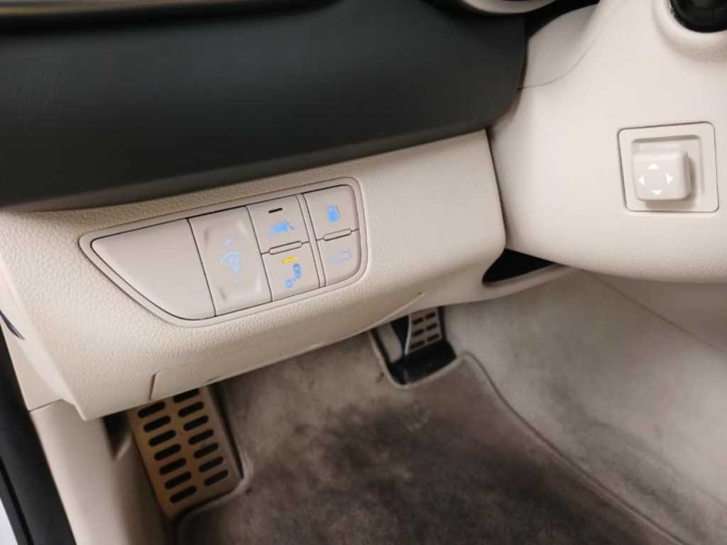 Genesis G70 - Vista 12