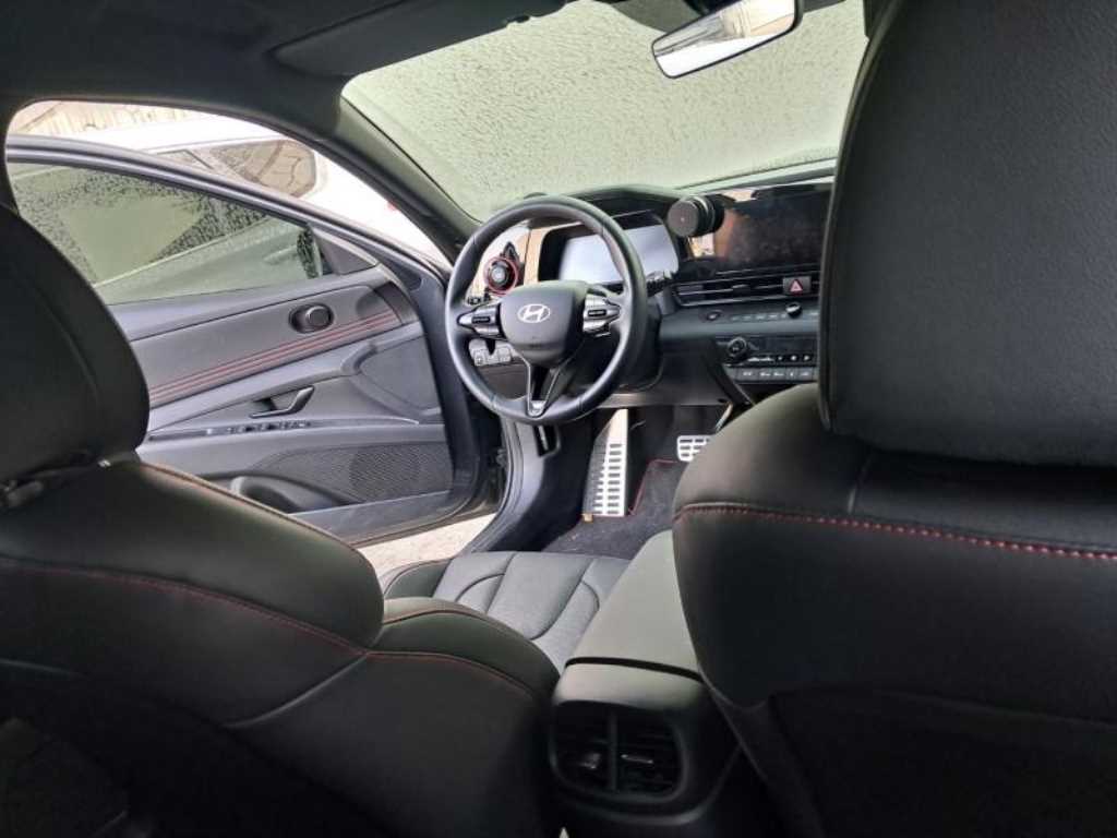 HYUNDAI Avante - Vista 3