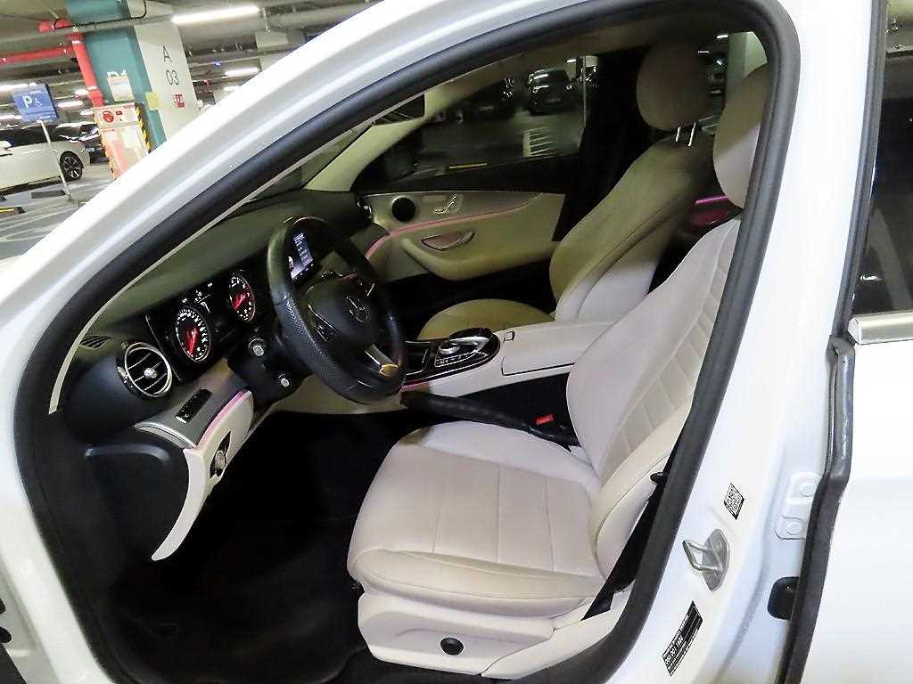 Mercedes Benz E class - Vista 6