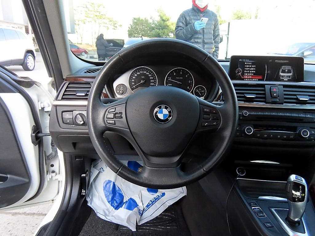 BMW 3 series - Vista 8