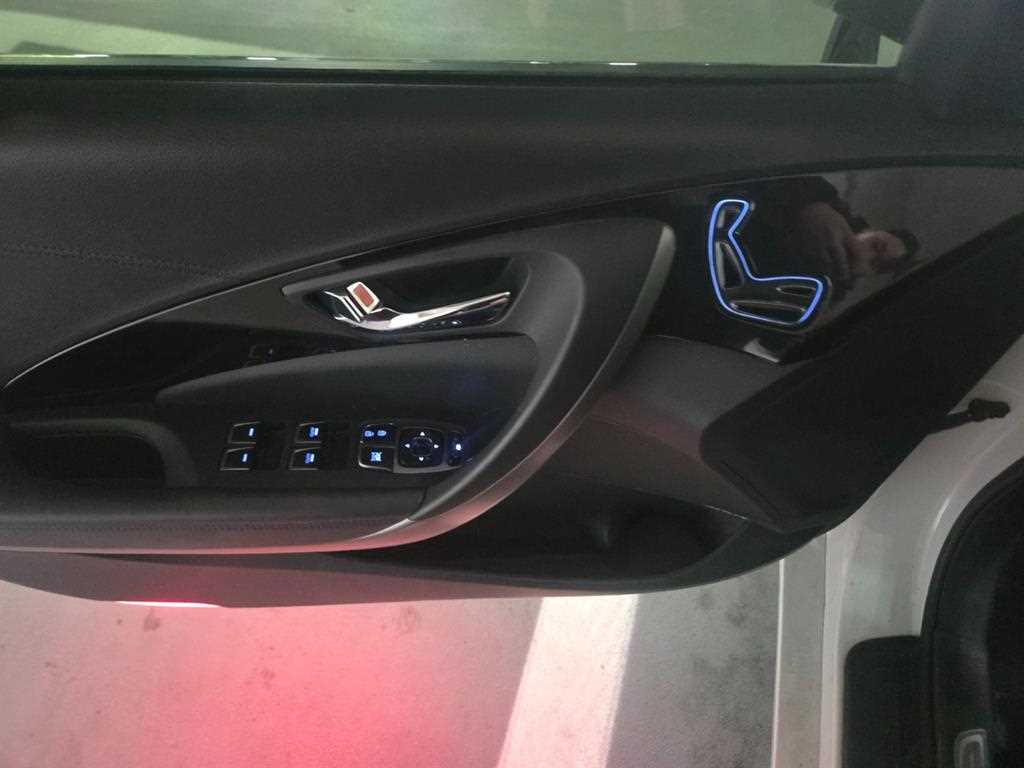 HYUNDAI Grandeur - Vista 4