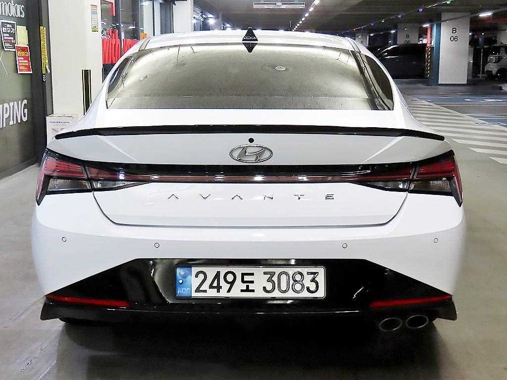 HYUNDAI Avante - Vista 5