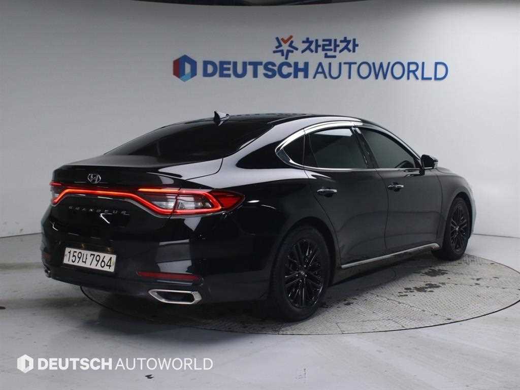 HYUNDAI Grandeur - Vista 3