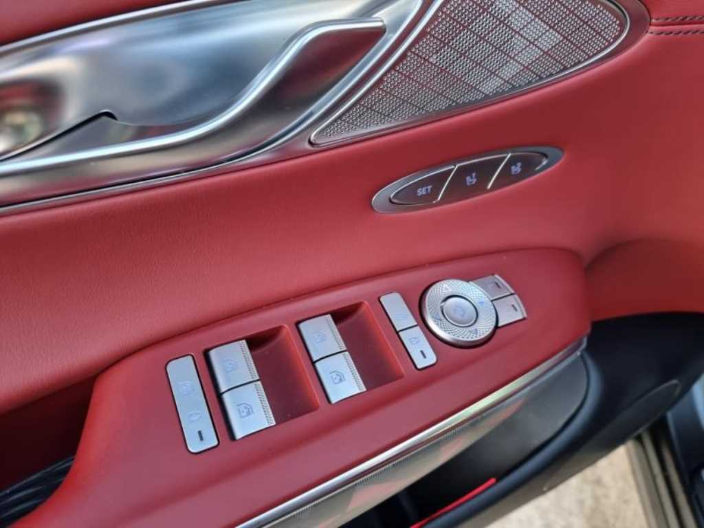 Genesis GV70 2024 Gris - Importación desde Corea - HF Imports Iquique - Foto 13