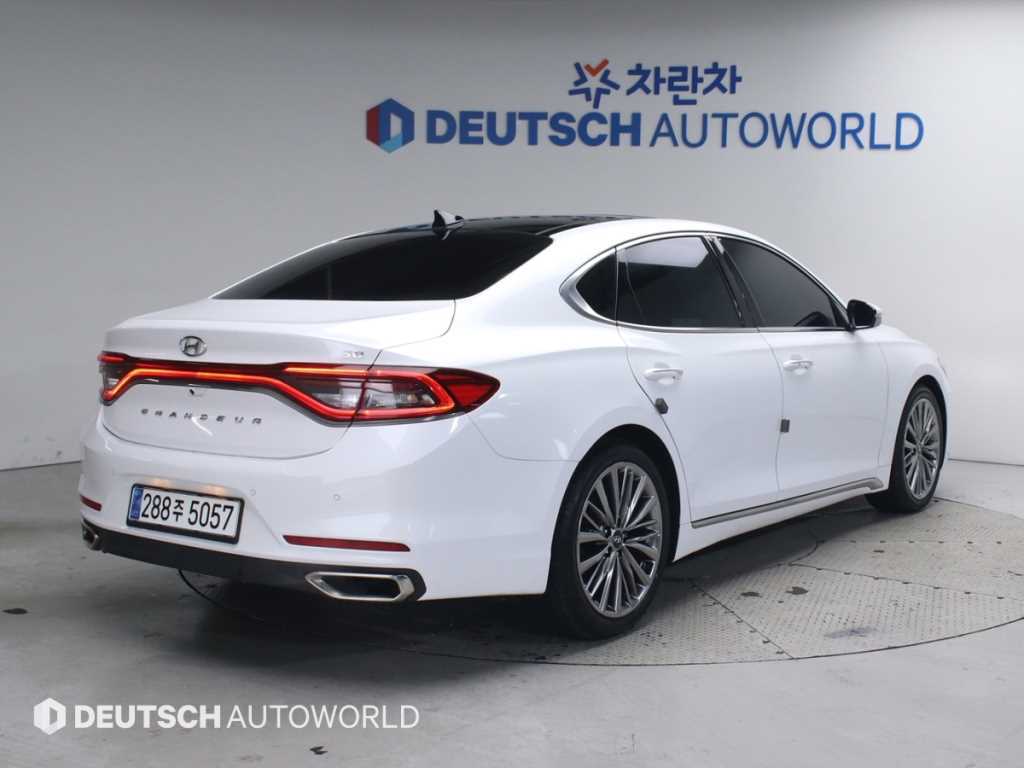 HYUNDAI Grandeur - Vista 2