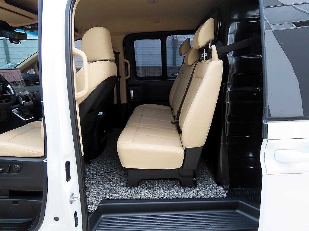 HYUNDAI Staria - Vista 6