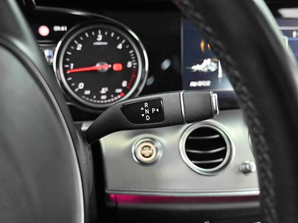 Mercedes Benz E class - Vista 9