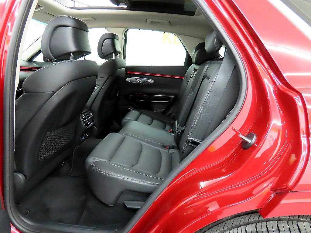 Genesis GV70 - Vista 6