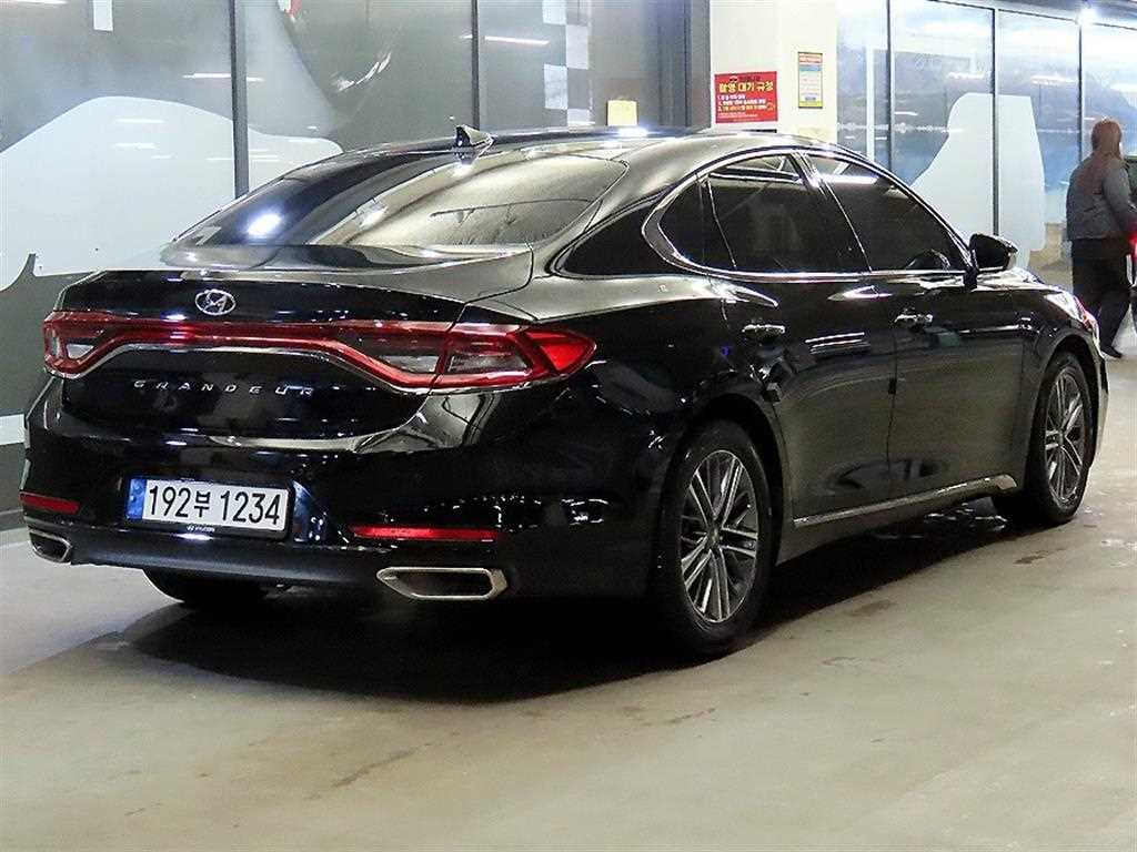 HYUNDAI Grandeur - Vista 4
