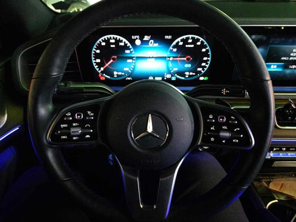 Mercedes Benz GLE Class - Vista 12