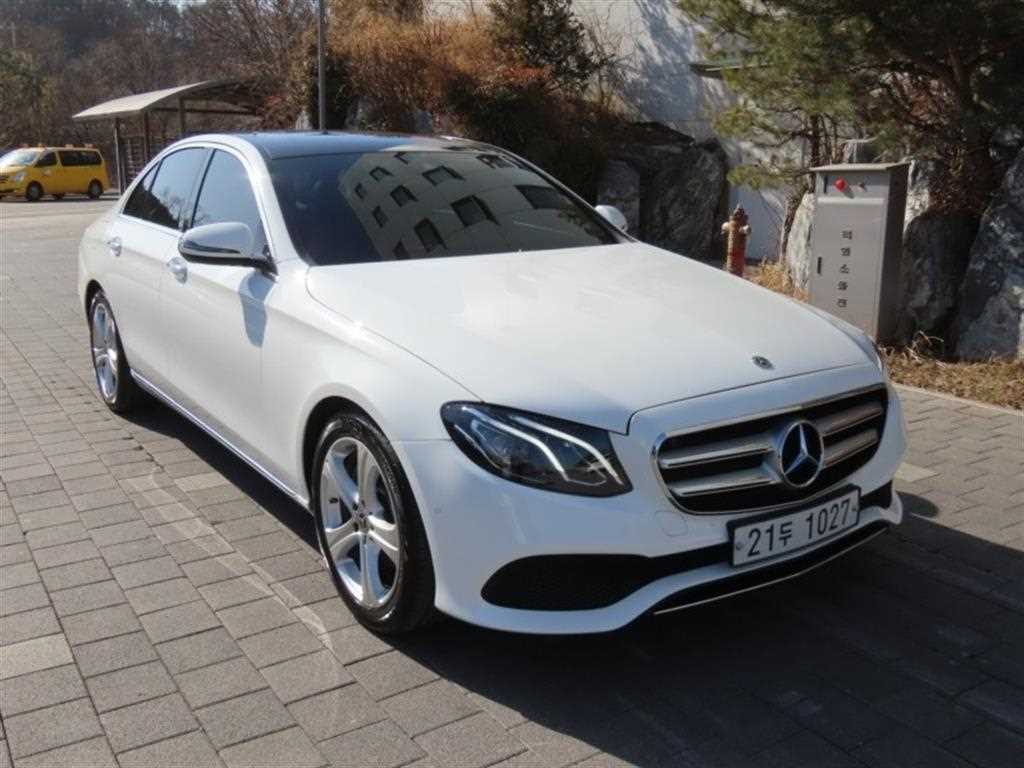 Mercedes Benz E class - Vista 2