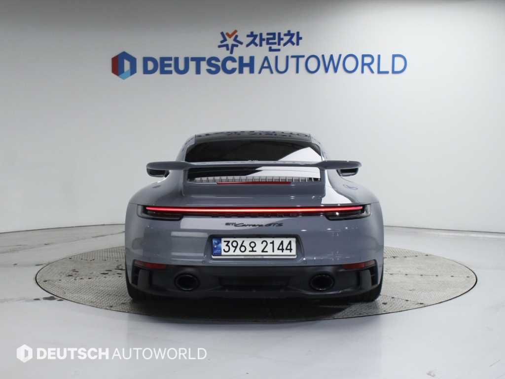 Porsche 911 - Vista 4