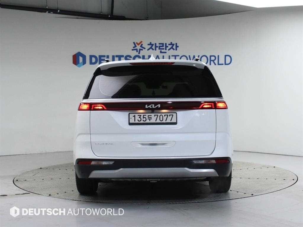 KIA Carnival - Vista 4