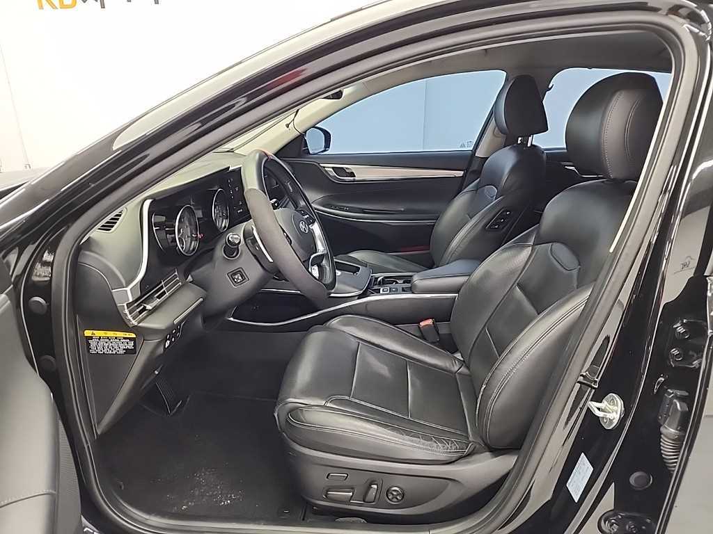 HYUNDAI Grandeur - Vista 11