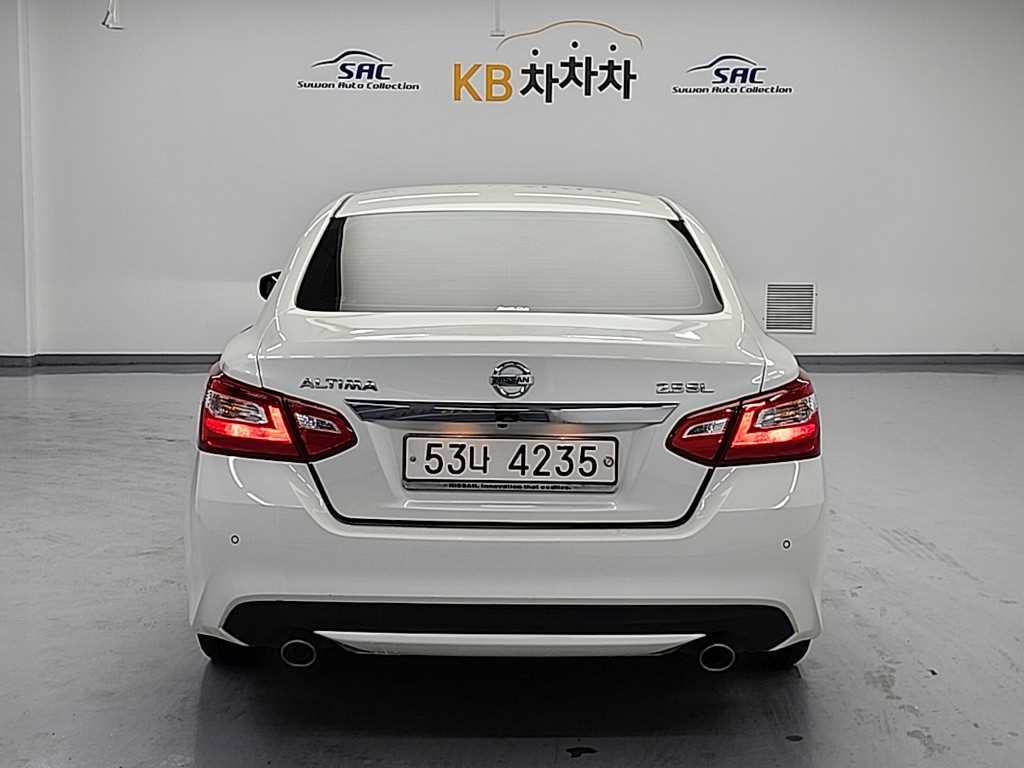 Nissan Altima - Vista 3