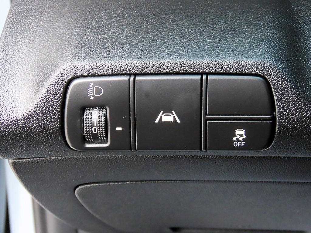 HYUNDAI Avante - Vista 12