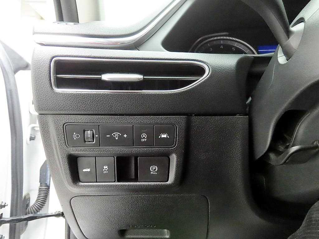 HYUNDAI Sonata - Vista 12