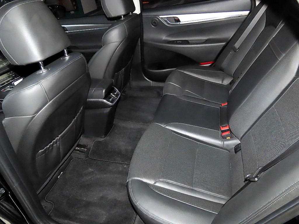 HYUNDAI Grandeur - Vista 7