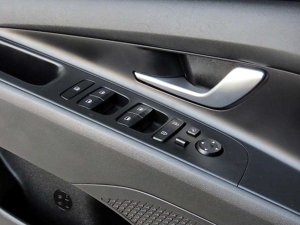 HYUNDAI Avante - Vista 11