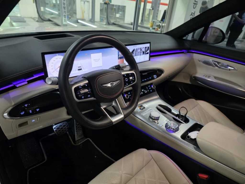 Genesis GV70 - Vista 4