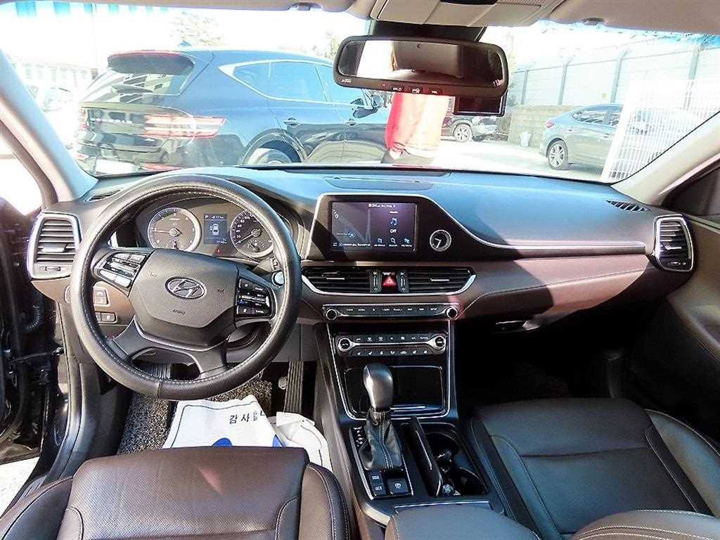 HYUNDAI Grandeur - Vista 7