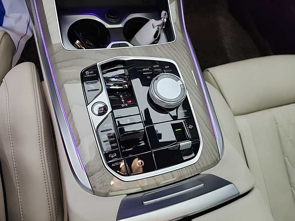 BMW X7 - Vista 8